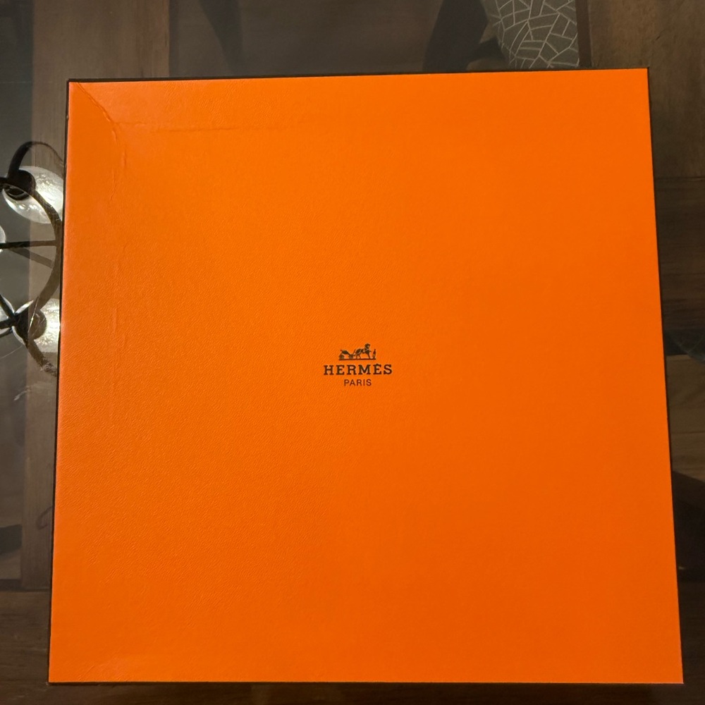 NWT Hermès 90 scarf 'LA ROSÉE